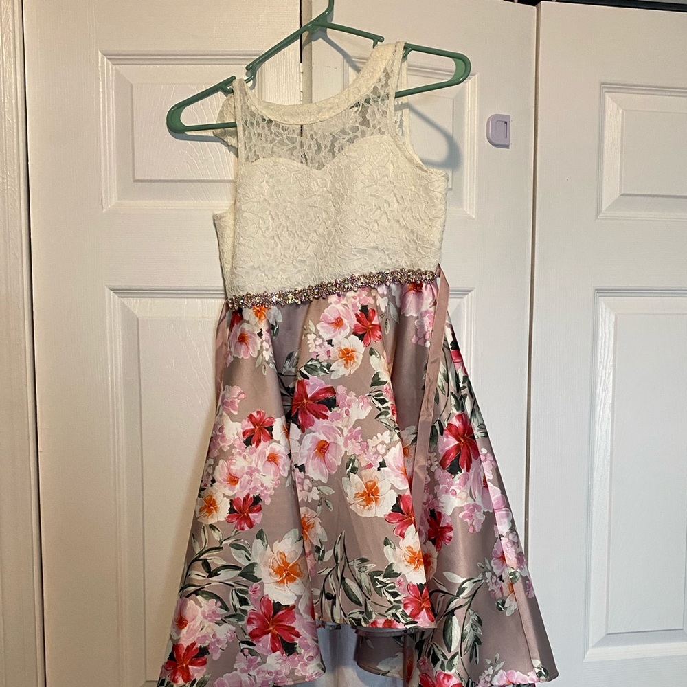 Girls Formal Dress - Floral and Pink Champagne color. Worn one time.